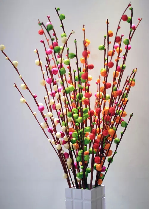 在我国,水仙花常常作为"岁朝清供"的年花,祝贺新春吉祥.