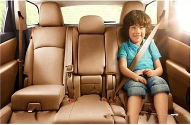 婴幼儿正确乘车的方式